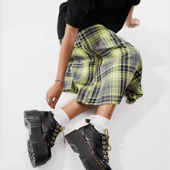 Dr. MARTENS CHURCH 5I Max Quad Buttero Leather Platforms MSRP$240 Chic & Comfy - Picture 3 of 16